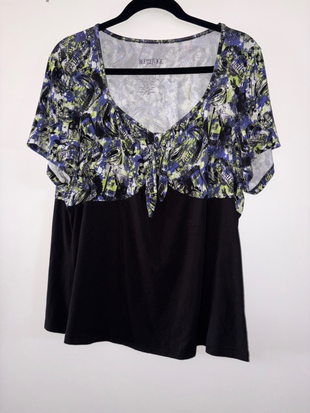 #T970- Torrid Warner Bros Beetlejuice Top -2X